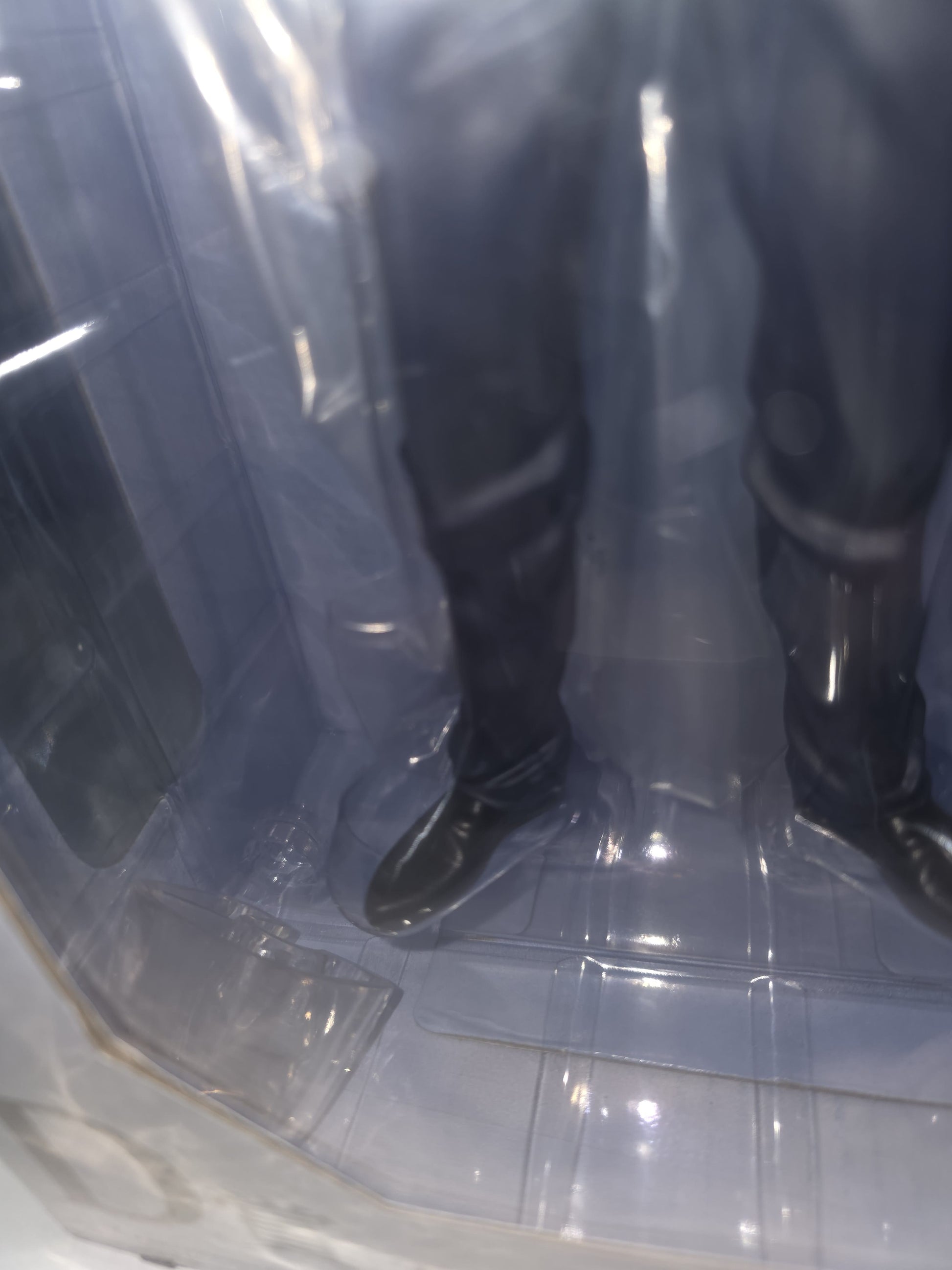 Jujutsu Kaisen Satoru Gojo Ichiban Kuji Prize D figure Japan version, Satoru Gojo in high school uniform standing anime collectible in window display box.