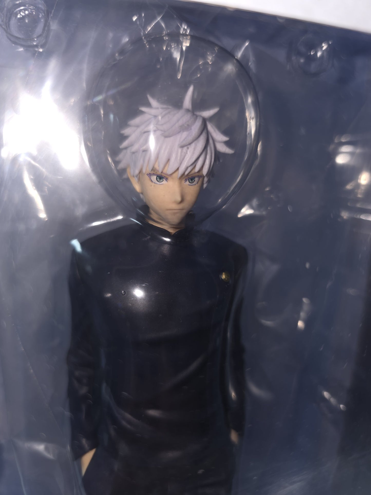 Jujutsu Kaisen Satoru Gojo Ichiban Kuji Prize D figure Japan version, Satoru Gojo in high school uniform standing anime collectible in window display box.