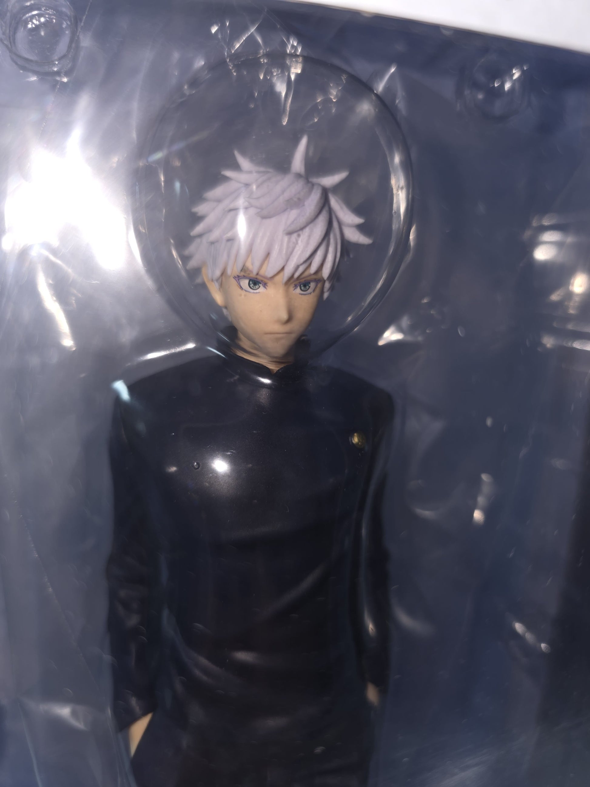 Jujutsu Kaisen Satoru Gojo Ichiban Kuji Prize D figure Japan version, Satoru Gojo in high school uniform standing anime collectible in window display box.